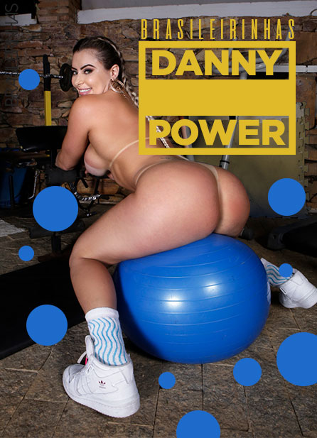 Gostosa nua Danny Power